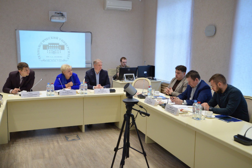 Встреча руководства университета с представителями Роскосмоса - «Технологический университет»