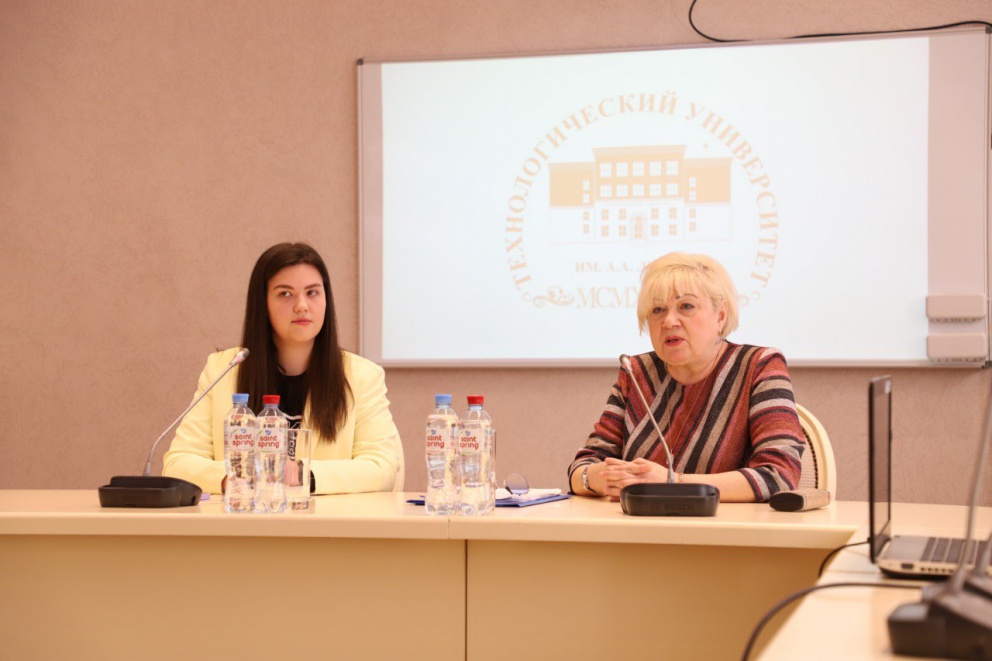 � ������������ ������ ������-������� ��������� � ������������� - ���������������� �����������