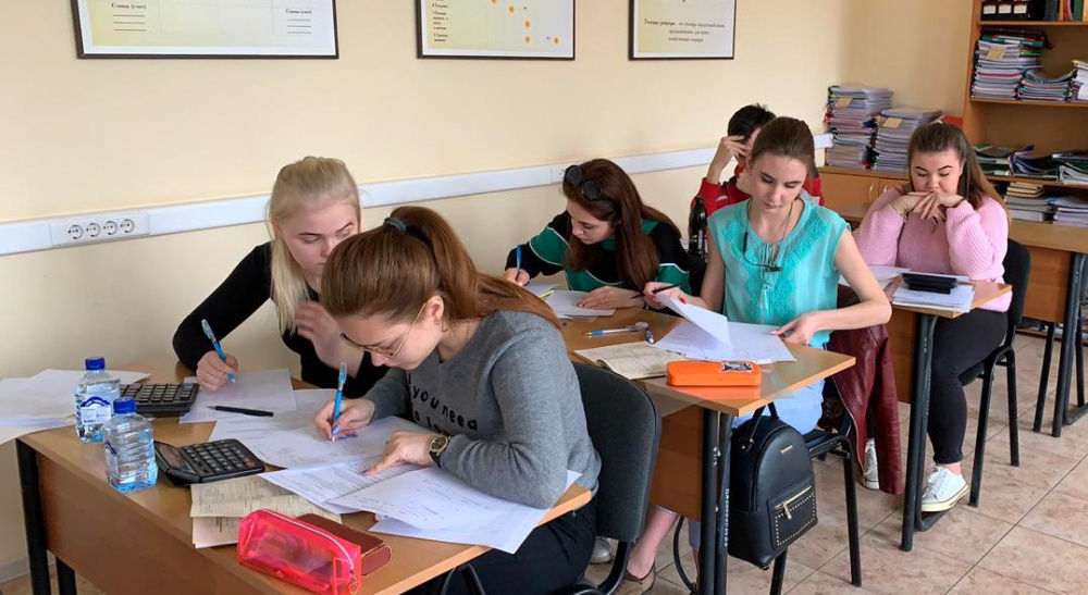 � ������������ ���������� V ������������ ��������� �� ������� �������������� ����� - ���������������� �����������