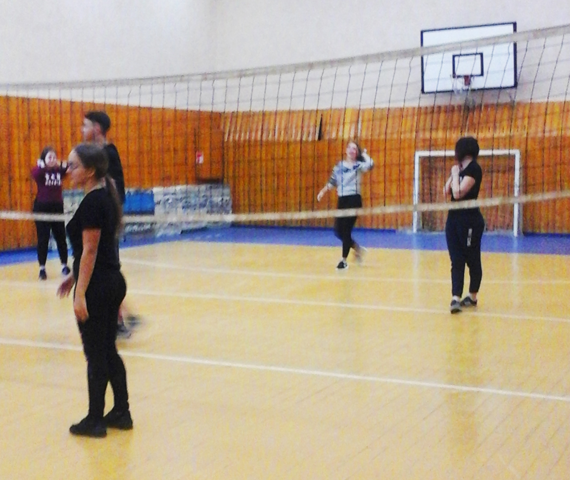 Занятия по волейболу - «Технологический университет»