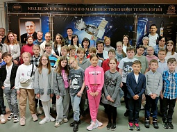 Учащиеся школы «ИнжеТех» побывали с экскурсией в Колледже космического машиностроения и технологий
