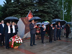 ����� ������ �������� � ���� ������� ������������� ����� ������ � �������