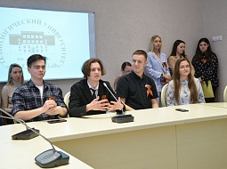 Глава Королёва Игорь Трифонов обсудил со студентами университета дальнейшее развитие наукограда