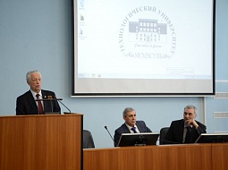 ������� ��������� ������������ � �������-����������� �.�. ��������