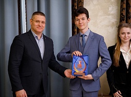 �������� ������ ������ ����� � �����-�������, ����������� 80-����� ������