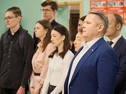  �������� ��������, ����������� 60-����� ������ �������� � �������� ������ 