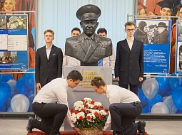 �������, 14 �������, � ��������������� ������������ ��. �.�. ������� ������ ������������� ��������� �������� ����� ������ ����� ���������� �����, �������-���������� ���� ������� ���������� �������.